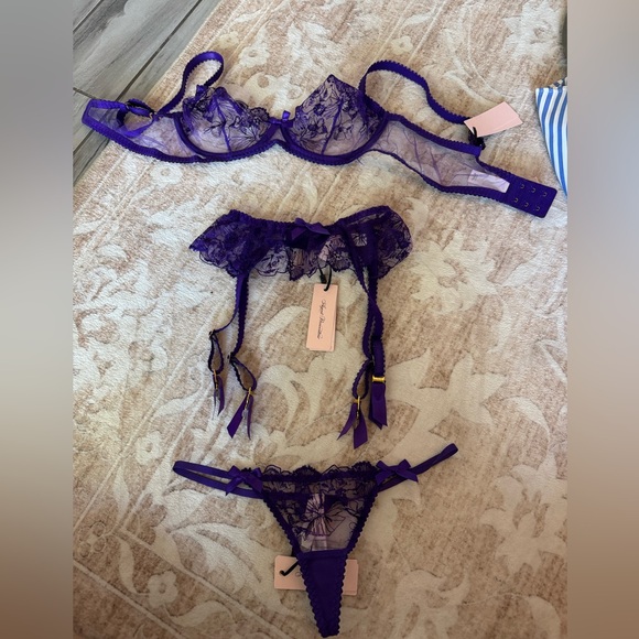 Agent Provocateur Jayce Lingerie Set - Picture 2 of 6